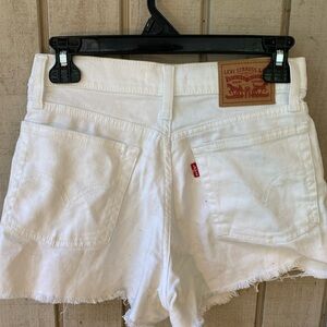 Levi’s Women’s White Denim Jean Shorts Size 27